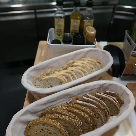 Esencia De Azahar Konukevi Cordoba